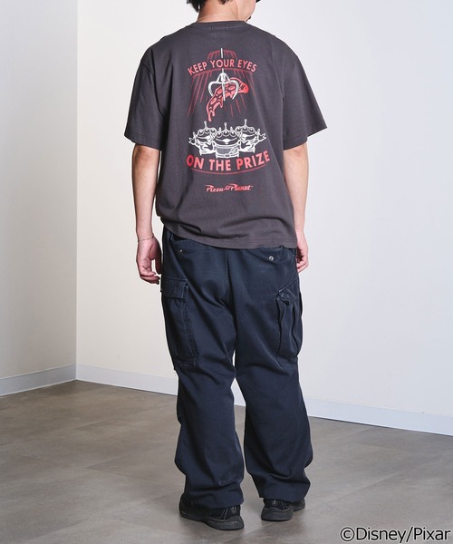 ROSE BUD(ローズバッド)の「TOY STORY / PIZZA PLANET / S/S TEE(Tシャツ/カットソー・レディース・チャコール/ホワイト・M/L)」の4枚目の写真