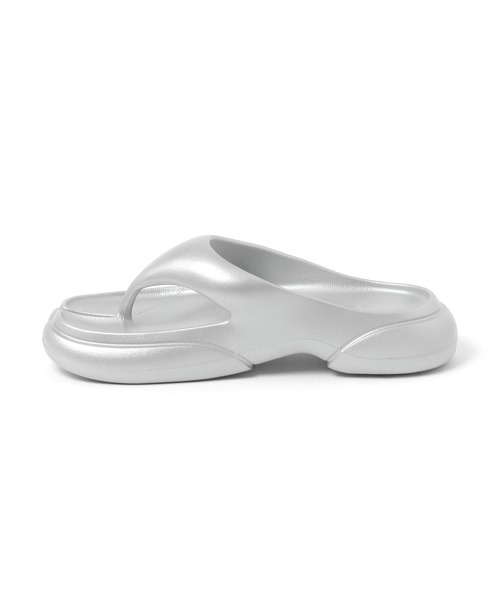BAYFLOW(ベイフロー)の「【Paes(ぺイズ)】New Flipflop Metal (MEN)(サンダル・メンズ・ライトグレー・MEDIUM/LARGE)」の2枚目の写真