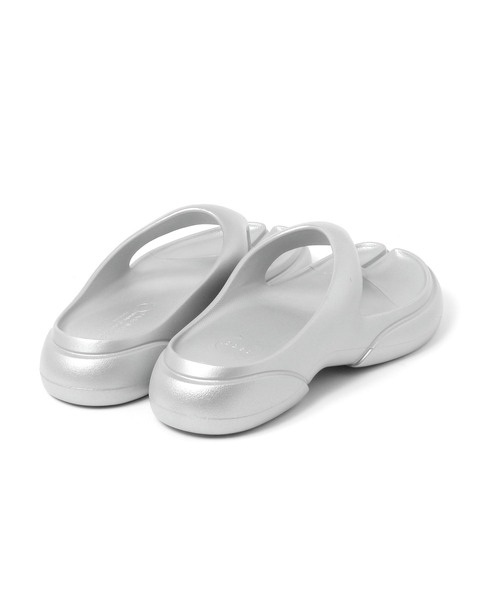 BAYFLOW(ベイフロー)の「【Paes(ぺイズ)】New Flipflop Metal (MEN)(サンダル・メンズ・ライトグレー・MEDIUM/LARGE)」の4枚目の写真