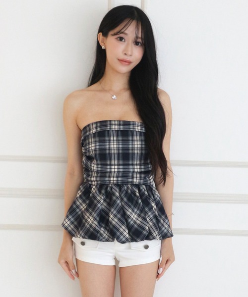 ALLuRing ChaRm(アリュリングチャーム)の「Balloon Peplum Tube Top / バルーンペプラムチューブトップ(チューブトップ・レディース・ネイビー・FREE)」の2枚目の写真