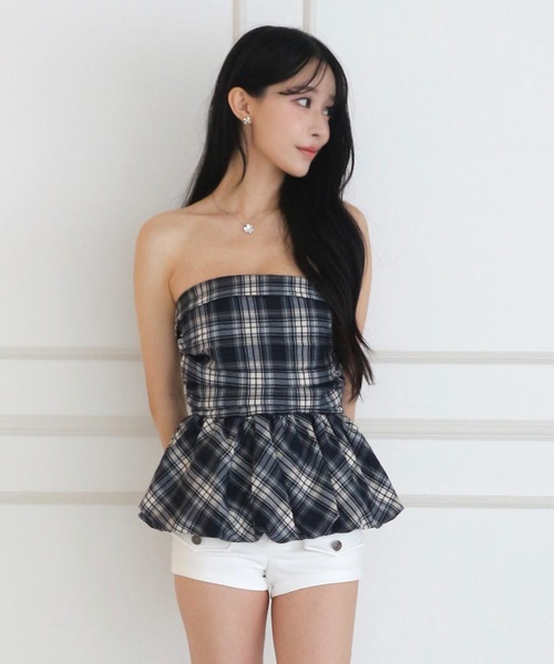 ALLuRing ChaRm(アリュリングチャーム)の「Balloon Peplum Tube Top / バルーンペプラムチューブトップ(チューブトップ・レディース・ネイビー・FREE)」の5枚目の写真