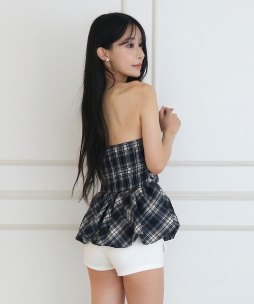 ALLuRing ChaRm(アリュリングチャーム)の「Balloon Peplum Tube Top / バルーンペプラムチューブトップ(チューブトップ・レディース・ネイビー・FREE)」の6枚目の写真