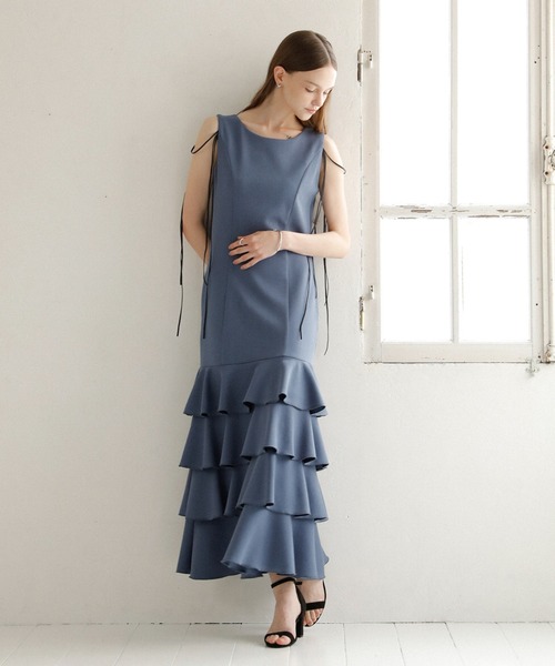 MIELI INVARIANT(ミエリインヴァリアント)の「Wave Tiered Cut Dress(ワンピース・レディース・ブラック/ネイビー/ブラック×ホワイト/ピンクベージュ・FREE)」の3枚目の写真