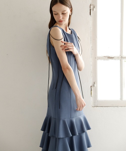 MIELI INVARIANT(ミエリインヴァリアント)の「Wave Tiered Cut Dress(ワンピース・レディース・ブラック/ネイビー/ブラック×ホワイト/ピンクベージュ・FREE)」の21枚目の写真