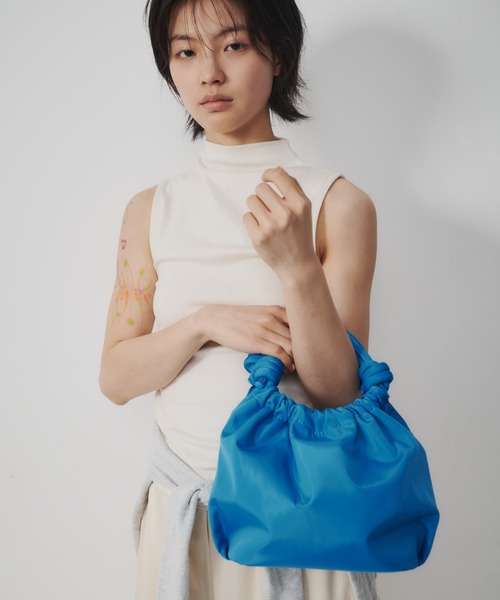 AIDELL(エイデル)の「ナイロン調2wayハンドバッグ/350mlペットボトル収納可能(ショルダーバッグ・レディース・ブラック/ブルー/アイボリー/カーキ・FREE)」の18枚目の写真