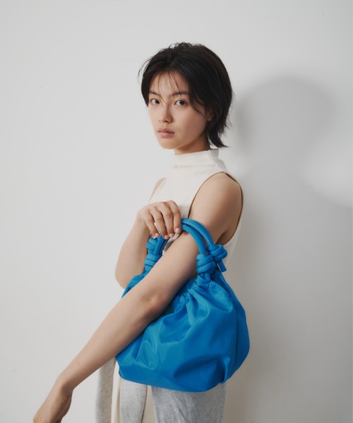 AIDELL(エイデル)の「ナイロン調2wayハンドバッグ/350mlペットボトル収納可能(ショルダーバッグ・レディース・ブラック/ブルー/アイボリー/カーキ・FREE)」の20枚目の写真
