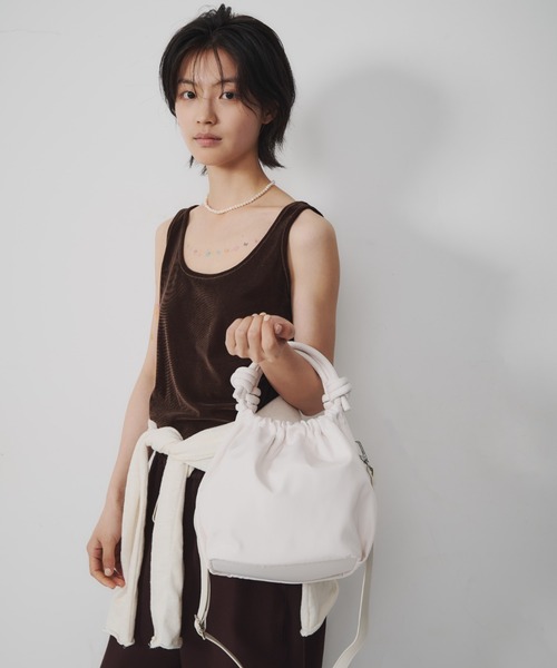AIDELL(エイデル)の「ナイロン調2wayハンドバッグ/350mlペットボトル収納可能(ショルダーバッグ・レディース・ブラック/ブルー/アイボリー/カーキ・FREE)」の12枚目の写真