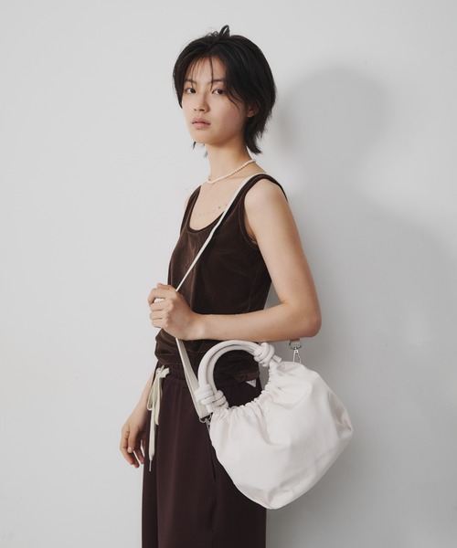 AIDELL(エイデル)の「ナイロン調2wayハンドバッグ/350mlペットボトル収納可能(ショルダーバッグ・レディース・ブラック/ブルー/アイボリー/カーキ・FREE)」の13枚目の写真
