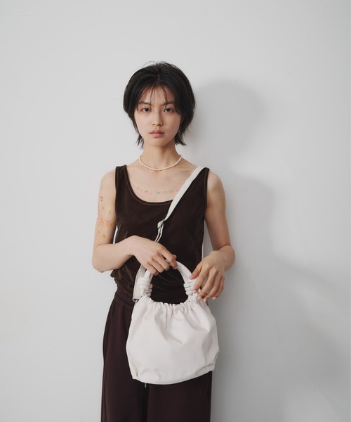 AIDELL(エイデル)の「ナイロン調2wayハンドバッグ/350mlペットボトル収納可能(ショルダーバッグ・レディース・ブラック/ブルー/アイボリー/カーキ・FREE)」の14枚目の写真