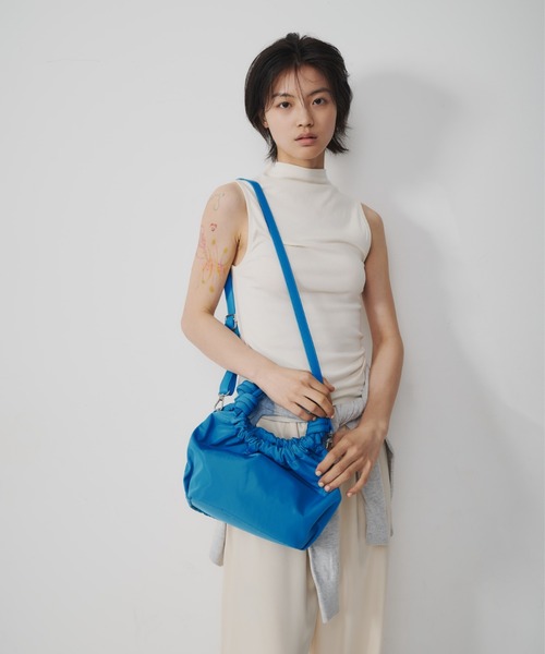 AIDELL(エイデル)の「ナイロン調2wayハンドバッグ/350mlペットボトル収納可能(ショルダーバッグ・レディース・ブラック/ブルー/アイボリー/カーキ・FREE)」の22枚目の写真