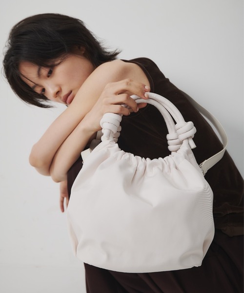 AIDELL(エイデル)の「ナイロン調2wayハンドバッグ/350mlペットボトル収納可能(ショルダーバッグ・レディース・ブラック/ブルー/アイボリー/カーキ・FREE)」の17枚目の写真