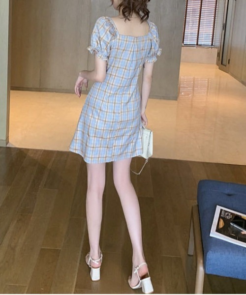 &soiree(アンドソワレ)の「チェック柄パフスリーブ半袖タイトミニワンピース(ワンピース・レディース・パープル/サックスブルー・X-LARGE/LARGE/MEDIUM/SMALL)」の6枚目の写真