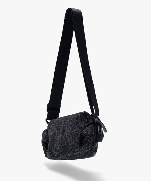 Cote&Ciel(コートエシエル)の「【cote&ciel/コートエシエル】 Nestos Split Tweed Alias / ショルダーバッグ(ショルダーバッグ・メンズ・ブラック×グレー・FREE)」の9枚目の写真