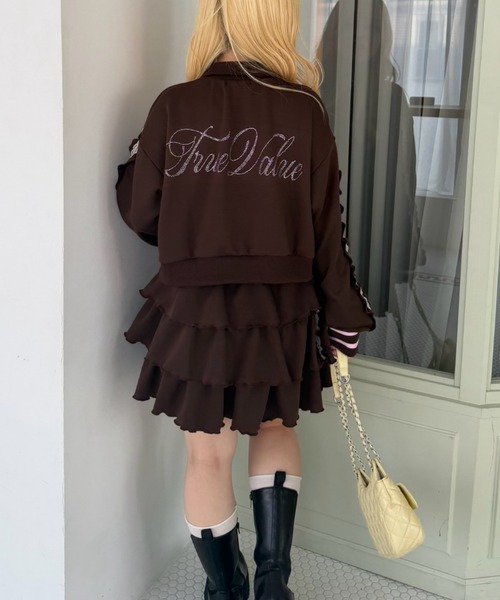 continuer de NICE CLAUP(コンティニューデナイスクラップ)の「トレンド感たっぷりなキラキラトラックジャケット(ブルゾン・レディース・ブラック/トップグレー/ブラウン・FREE)」の10枚目の写真