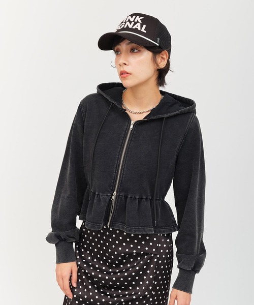 atmos pink(アトモスピンク)の「atmos pink Peplum Zip Hoodie / アトモス ピンク ペプラム ジップ フード(パーカー・レディース・ピンク/カモフラージュ/ブラック・FREE)」の1枚目の写真