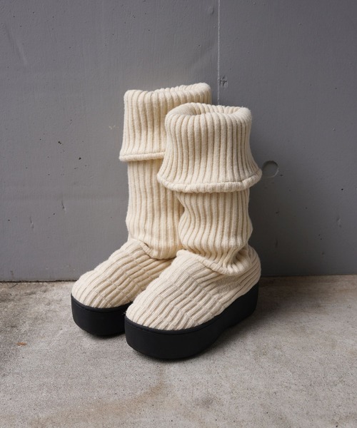 ODAKHA(オダカ)の「ODAKHA(オダカ)ODAKHAxSUBU loose socks boots(ブーツ・レディース・ブラック/ホワイト・0/00)」の1枚目の写真