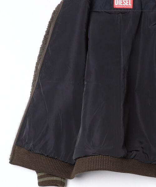 DIESEL(ディーゼル)の「メンズ ボンバージャケット S-REDS(ブルゾン・メンズ・カーキ・LARGE/SMALL/MEDIUM)」の3枚目の写真
