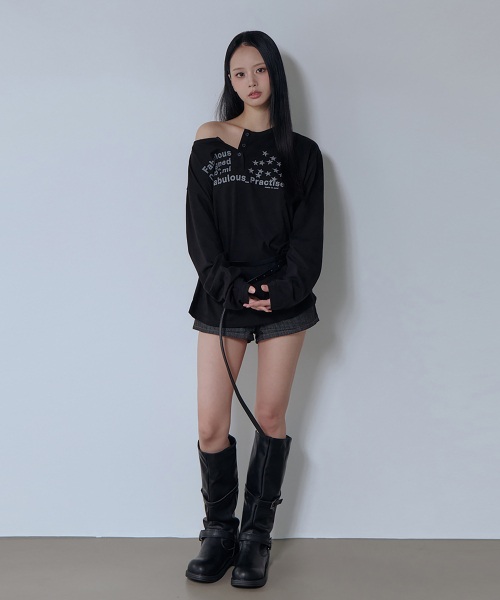 5OML(オーオーエムエル)の「ルーズフィット ヘンリーネック ロングスリーブ(ブラック)(Tシャツ/カットソー・レディース・ブラック・FREE)」の3枚目の写真