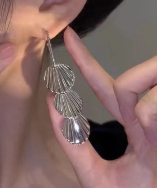 Miniministore(ミニミニストア)の「シェルモチーフピアス大ぶりおしゃれアクセ(ピアス(両耳用)・レディース・シルバー/ゴールド・FREE)」の6枚目の写真
