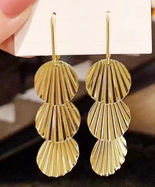 Miniministore(ミニミニストア)の「シェルモチーフピアス大ぶりおしゃれアクセ(ピアス(両耳用)・レディース・シルバー/ゴールド・FREE)」の18枚目の写真