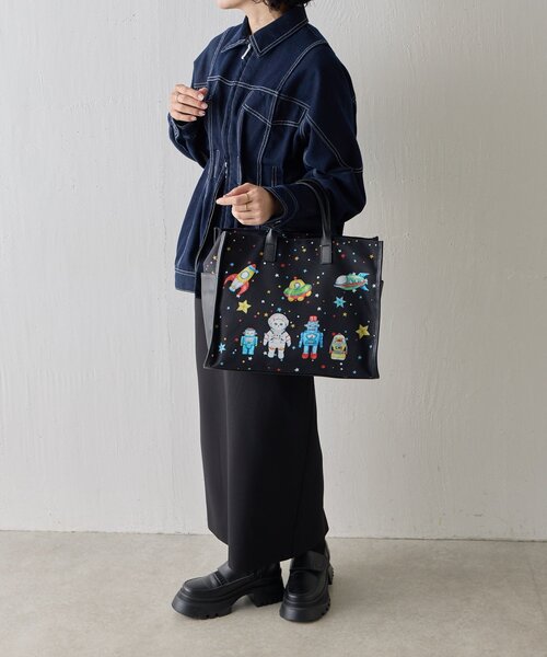 ear PAPILLONNER(イアパピヨネ)の「《A4対応/オリジナルシール付き》sampo×earコラボ/2WAYスクエアトートバッグ(トートバッグ・レディース・ベージュ/ブラック/ネイビー・FREE)」の10枚目の写真