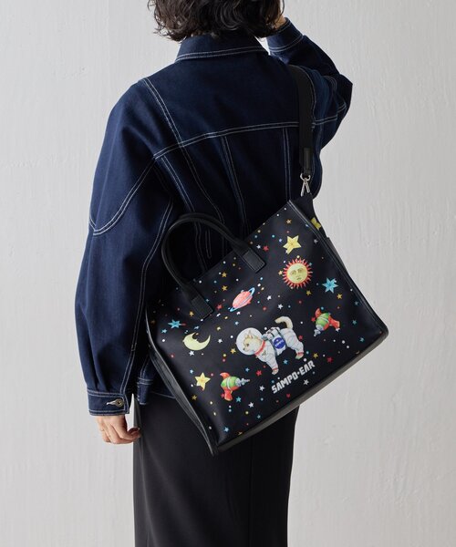ear PAPILLONNER(イアパピヨネ)の「《A4対応/オリジナルシール付き》sampo×earコラボ/2WAYスクエアトートバッグ(トートバッグ・レディース・ベージュ/ブラック/ネイビー・FREE)」の13枚目の写真
