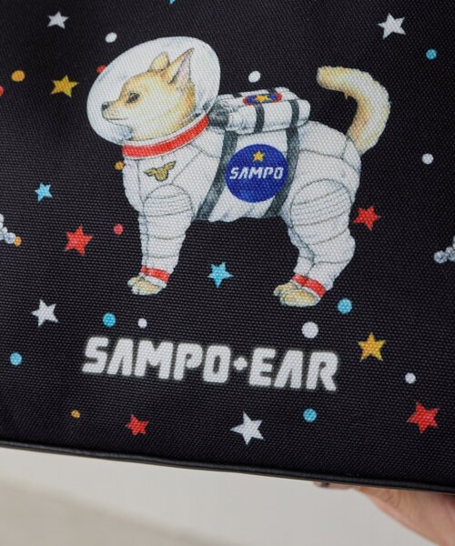 ear PAPILLONNER(イアパピヨネ)の「《A4対応/オリジナルシール付き》sampo×earコラボ/2WAYスクエアトートバッグ(トートバッグ・レディース・ベージュ/ブラック/ネイビー・FREE)」の16枚目の写真