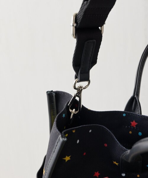 ear PAPILLONNER(イアパピヨネ)の「《A4対応/オリジナルシール付き》sampo×earコラボ/2WAYスクエアトートバッグ(トートバッグ・レディース・ベージュ/ブラック/ネイビー・FREE)」の19枚目の写真
