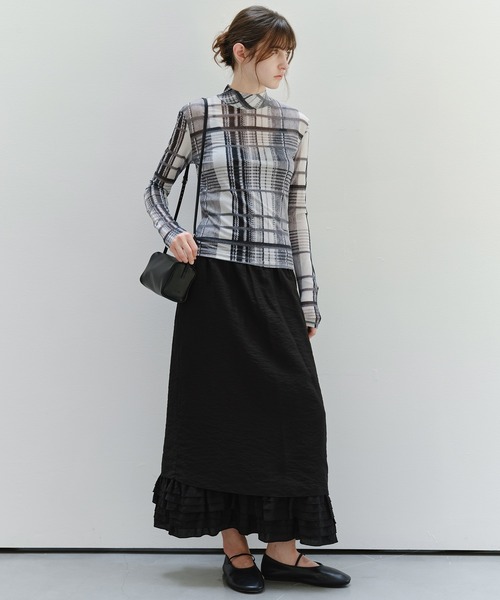 tageechita（タジチタ）の「【tageechita】アートチェックプリント シアーハイネックトップス（Tシャツ/カットソー・レディース・ブラック系/ブラウン系・M/L/S）」の4枚目の写真