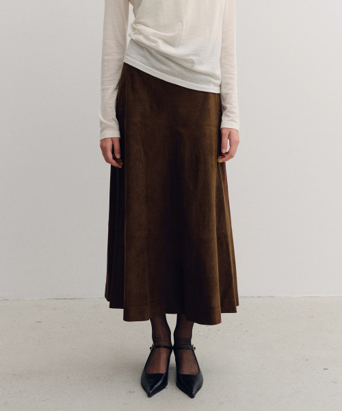 MOHAN(モハン)の「TVF SUADE FLARE SKIRT_2COLORS(スカート・レディース・ブラウン/ブラック・SMALL/MEDIUM/LARGE)」の5枚目の写真