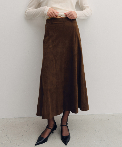 MOHAN(モハン)の「TVF SUADE FLARE SKIRT_2COLORS(スカート・レディース・ブラウン/ブラック・SMALL/MEDIUM/LARGE)」の7枚目の写真