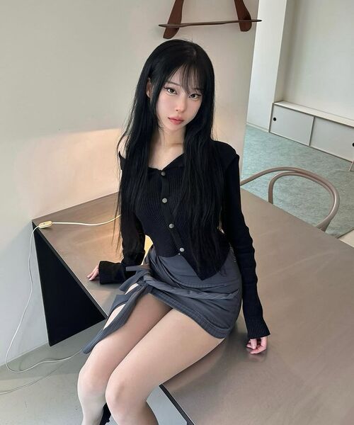 DOGMA EHKS(ドグマ エックス)の「SQUARE KNIT CARDIGAN BLACK(カーディガン/ボレロ・レディース・その他・FREE)」の4枚目の写真