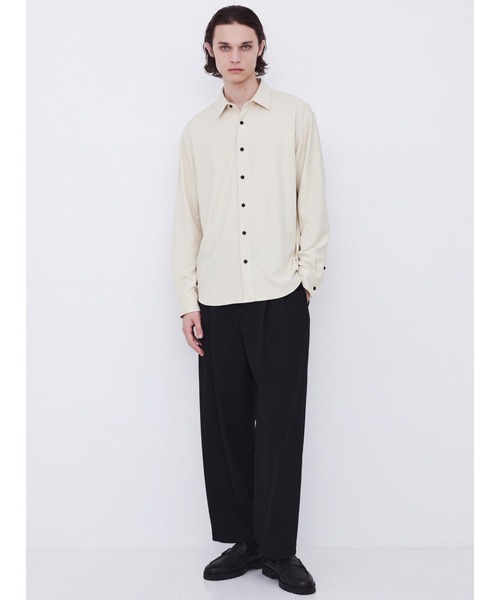 UNITED TOKYO(ユナイテッドトウキョウ)の「SILK NYLON TWILL ダブルタックシャツ(シャツ/ブラウス・メンズ・ブラック/オフホワイト/ブラウン・1/2)」の4枚目の写真