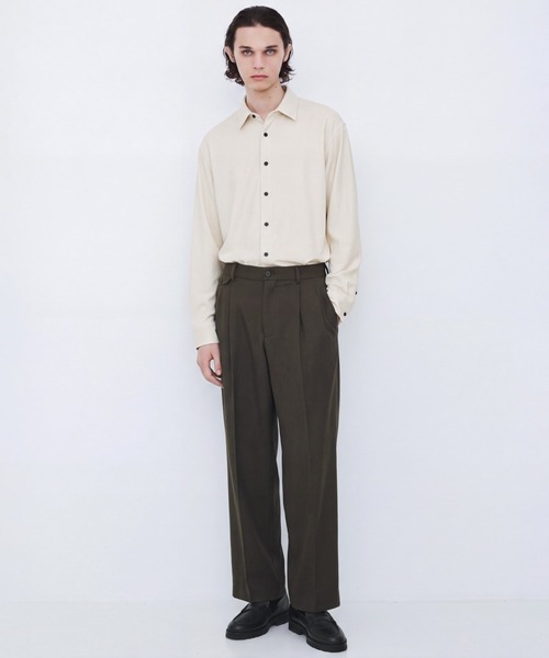 UNITED TOKYO(ユナイテッドトウキョウ)の「SILK NYLON TWILL ダブルタックシャツ(シャツ/ブラウス・メンズ・ブラック/オフホワイト/ブラウン・1/2)」の5枚目の写真