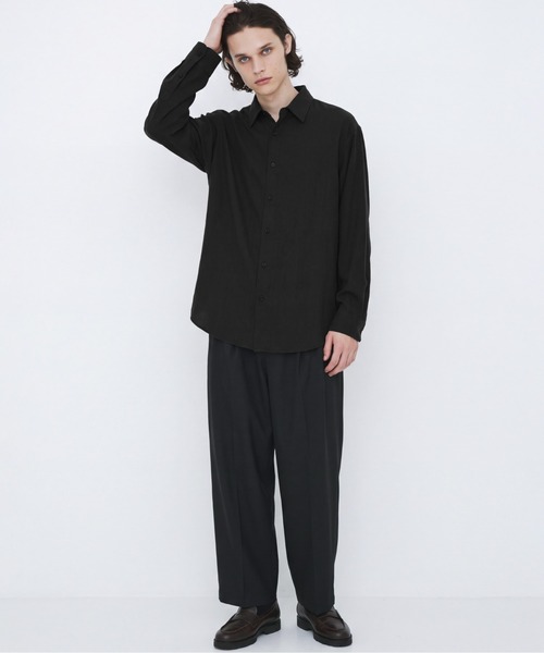 UNITED TOKYO(ユナイテッドトウキョウ)の「SILK NYLON TWILL ダブルタックシャツ(シャツ/ブラウス・メンズ・ブラック/オフホワイト/ブラウン・1/2)」の6枚目の写真