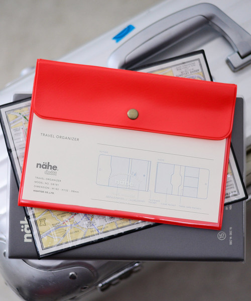 Nahe（ネーエ）の「nahe ネーエ トラベルオーガナイザー 収納ケース パスポート 三つ折り クリア A6（パスポートケース・レディース・グレー/アイボリー/グリーン/レッド/イエロー/ブルー/ホワイト/ブラック/グレー系その他/ブラウン系その他/クリア・FREE）」の10枚目の写真