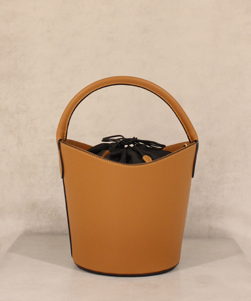 DouDou（ドゥドゥ）の「イタリアンレザーバケットバッグ（ショルダーバッグ・レディース・ブラック/キャメル・FREE）」の3枚目の写真