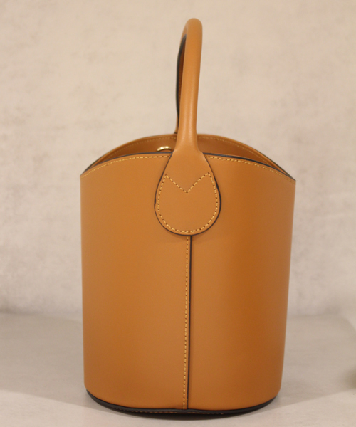 DouDou（ドゥドゥ）の「イタリアンレザーバケットバッグ（ショルダーバッグ・レディース・ブラック/キャメル・FREE）」の10枚目の写真