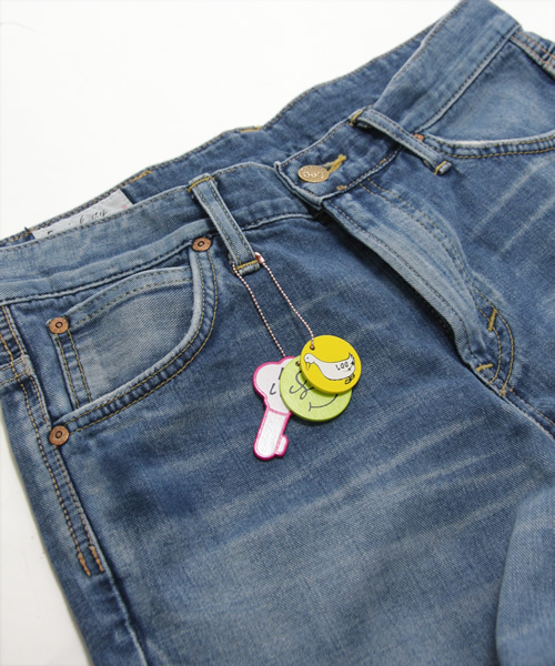 SHIPS for women（シップスフォーウィメン）の「LEE:TAPERD FIT BLEACH（デニムパンツ・レディース・ライトブルー・SMALL/MEDIUM）」の5枚目の写真