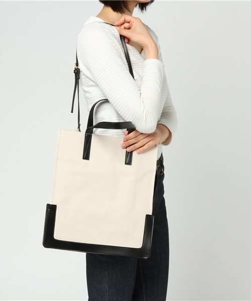 Casselini（キャセリーニ）の「【Le Vernis】レザーフレームトート（トートバッグ・レディース・ブラック/キャメル・ﾌﾘ-）」の11枚目の写真