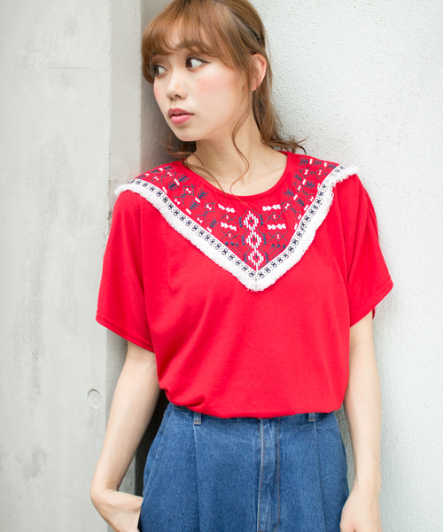 SpRay(スプレイ)の「クロスステッチフリンジTシャツ(Tシャツ/カットソー・レディース・ホワイト/レッド/カーキ/ネイビー・FREE)」の4枚目の写真