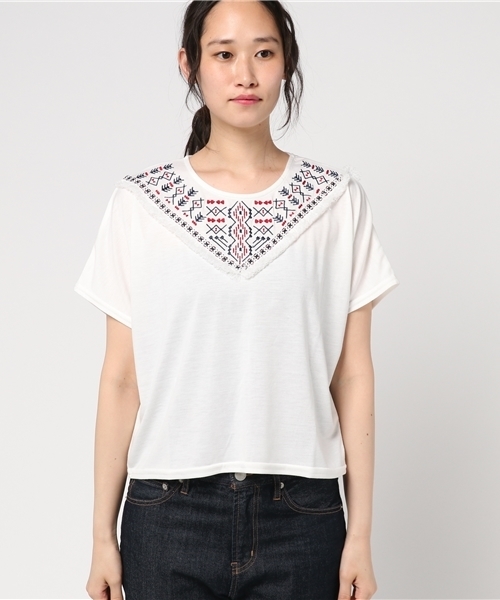 SpRay(スプレイ)の「クロスステッチフリンジTシャツ(Tシャツ/カットソー・レディース・ホワイト/レッド/カーキ/ネイビー・FREE)」の11枚目の写真