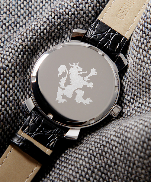 R.NEWBOLD（アールニューボールド）の「R.NEWBOLD ORIGINAL WATCH/805414（アナログ腕時計・メンズ・ブルー/レッド/ゴールド・FREE）」の9枚目の写真