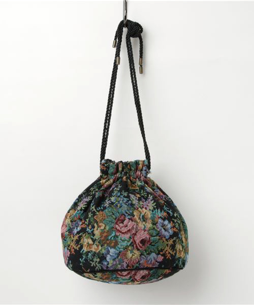 merlot plus(メルロープリュス)の「ゴブラン柄巾着バッグ2491(ハンドバッグ・レディース・ブラック/ベージュ・FREE)」の4枚目の写真