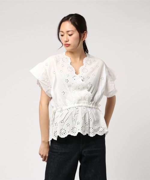 LOWRYS FARM（ローリーズファーム）の「カットワークカシュクールブラウス 793067（シャツ/ブラウス・レディース・ブラック/ブラウン/オフホワイト・LARGE/MEDIUM）」の6枚目の写真