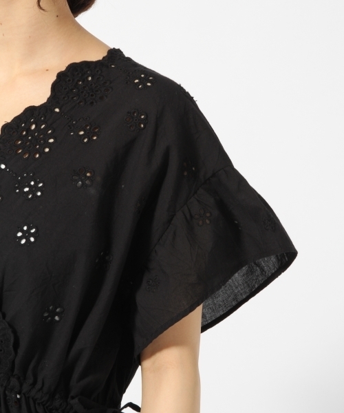 LOWRYS FARM（ローリーズファーム）の「カットワークカシュクールブラウス 793067（シャツ/ブラウス・レディース・ブラック/ブラウン/オフホワイト・LARGE/MEDIUM）」の10枚目の写真