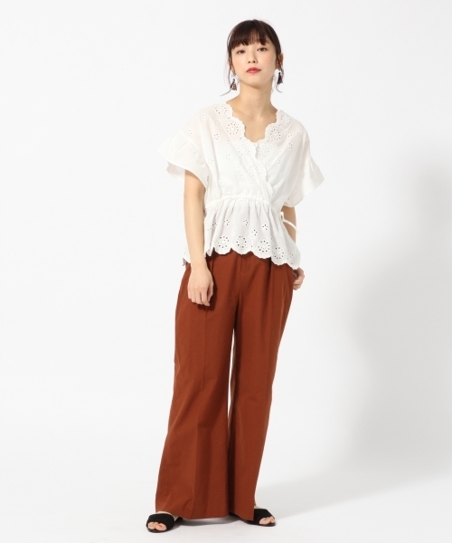 LOWRYS FARM（ローリーズファーム）の「カットワークカシュクールブラウス 793067（シャツ/ブラウス・レディース・ブラック/ブラウン/オフホワイト・LARGE/MEDIUM）」の14枚目の写真