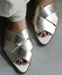 クロスデザインサンダル