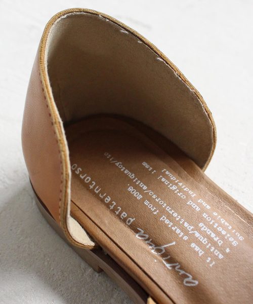 antiqua(アンティカ)の「クロスデザインサンダル(サンダル・レディース・ブラック/キャメル/シャンパン・S/M/L/LL)」の4枚目の写真