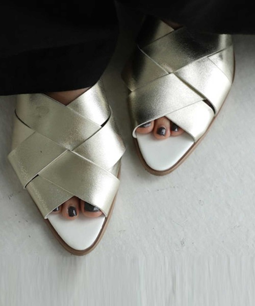 antiqua(アンティカ)の「クロスデザインサンダル(サンダル・レディース・ブラック/キャメル/シャンパン・S/M/L/LL)」の11枚目の写真